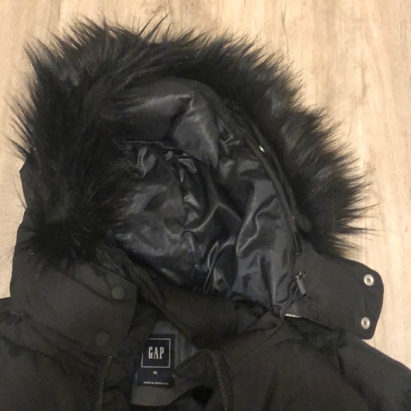 Black puffer coat - Picture 2 of 4